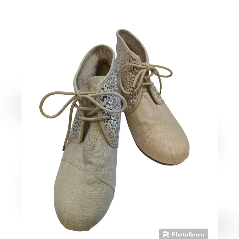 BOBS From Skechers High Note Rocket Wedges‎ with Crocheted Insert Size 10